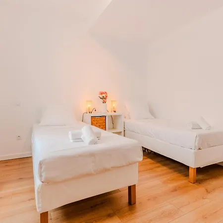 Apartment Peaceful Air-conditioned Haven With An Inner Courtyard Carcassonne